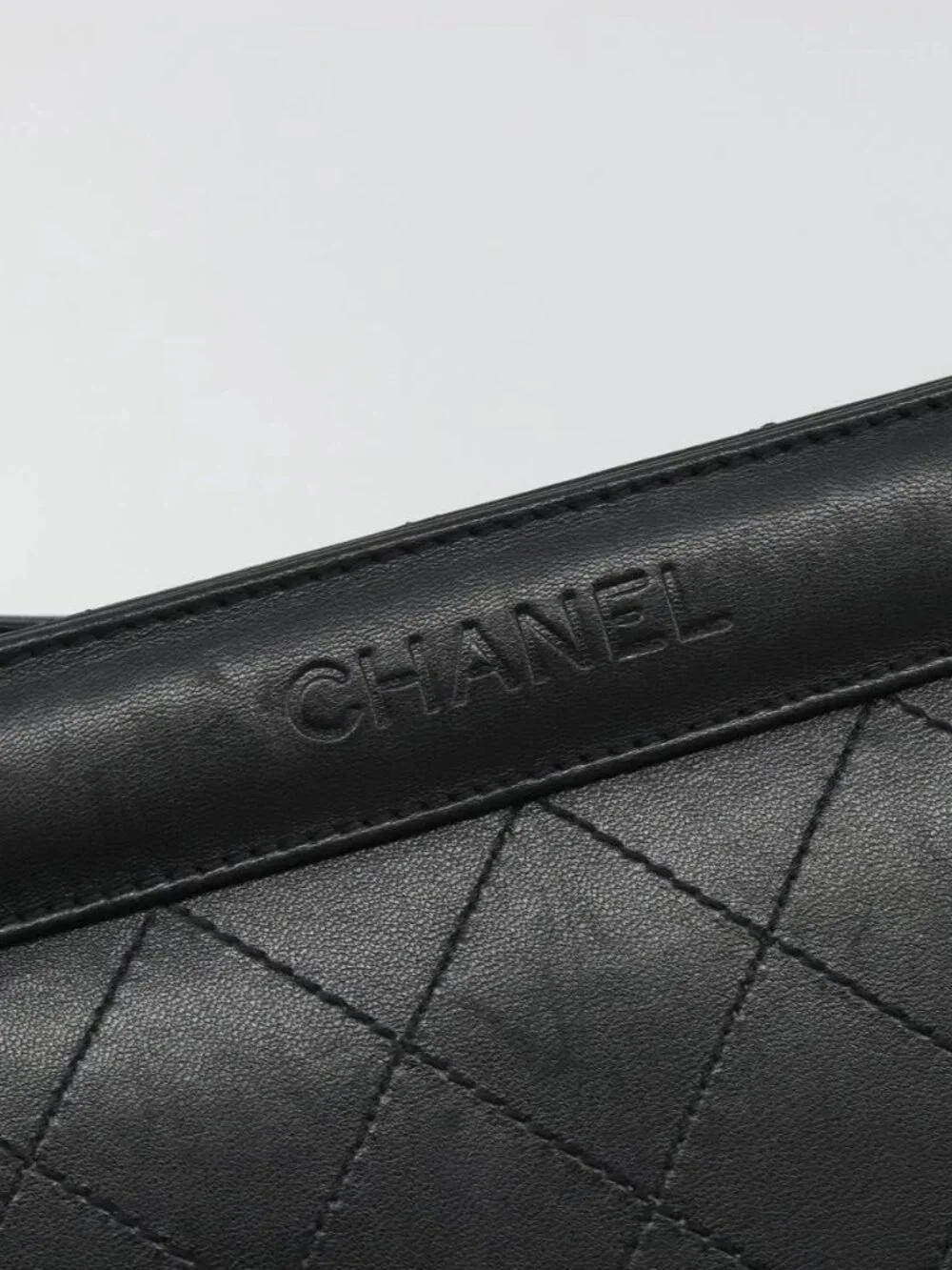 CHANEL Matelasse Shoulder Bag Leather Black Gold CC Auth mr2606V